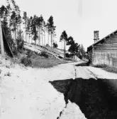 Mora. Dynvallen och bygatan. 1916.