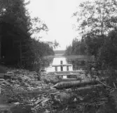 Gagnef. Damm i bäcken mellan Skotjärn och Myrtjärn (mellan Björkbuan och Rista) 1920.