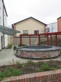 Bostadshus och f d industribyggnad; Järla sjö