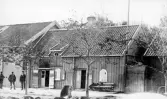 Hamnmagasinen längs Sjöallén nere vid Varbergs hamn, 