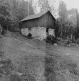 Garpenberg. Gammal ladugård ovanför Tolvmans. 1929.