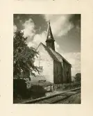 Kyrkobyggnaden Sylvesterkapellet i Goldbach, Überlingen, från 800-talet (enligt text i album).