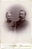 Makarna Hanna Ulrika Queckfeldt, gift Ulfsparre, samt John Axel Ulfsparre.