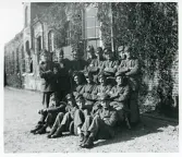 Luckan, 1940-41. V-H. Stående: Matz, Waldenström, Åsander, Ljungberg, Åsbrink, Lindholm, Björner, P. Nordström. Sittande: Blomkvist, Lundström, Örholm, (?). På backen: Almgren, Danja Fredenberg, Bengt Hultin, Rosenlind (enligt text i album och baksida kort).