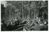 Siesta vid Näs, 1940-41. V-H. Almgren, Åsbrink, Bengt Hultin, Dahlin, Fredenberg, Waldenström, ? (enligt text i album och baksida kort).