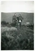 Bengt Hultin och Ling på fjällvandring, Härjedalen, september 1941 (enligt text i album).