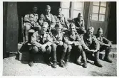 På väg mot Ljusnedal, paus i Hede, juni 1942 (enligt text i album). Hede. Resan till förbandet, 6/6 1942 (enligt text baksida kort).