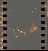 Tända ljus vid högtidlighållandet av årsdagen för mordet på Olof Palme.