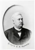 Greven och landshövdingen i Kronobergs län, Gustaf Harald Spens, Växjö, 1896.
Bröstbild, halvprofil. Ateljéfoto
Jfr PMV0050.