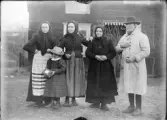 Från vänster: Brita och Mia Forsström, Varm mor, Varm gammelmor och Varm Anders.