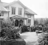 Mor Östlund sjunges ut i augusti 1920.