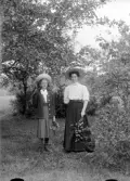 Okänd och Albertina Olsson