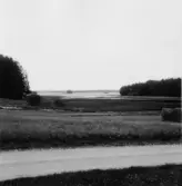 By, Näckenbäck. Bysjön med holmar från Näckenbäck. 1931.
