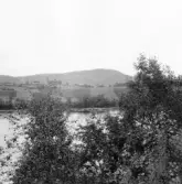 Gagnef. Djurmo klack och Djurås från brinken nedanför Bodarna. 1920.