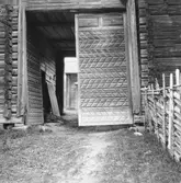 Gagnef. Wikgårdens port, Djurmo. 1920.